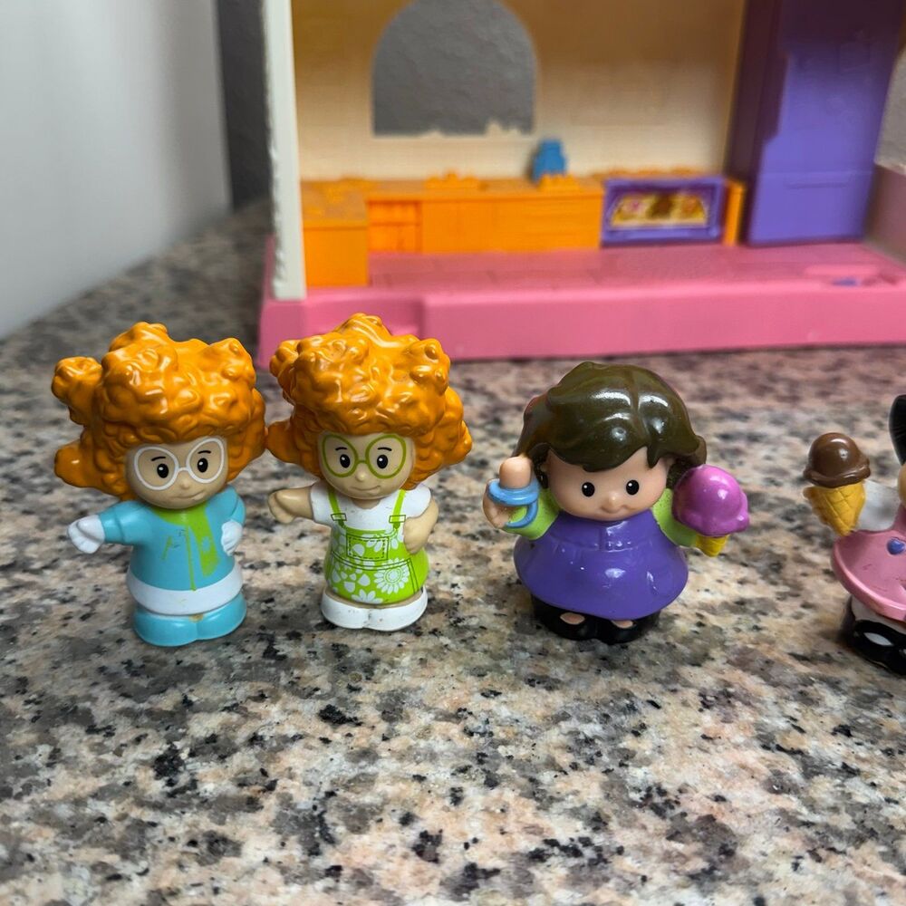 Fisher Price 2015 Little People Pink Doll House Play Set W/ 7 Figures - Picture 6 of 10